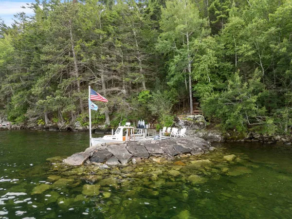 $645,000 | 4 Diamond Island, Gilford, NH 03249