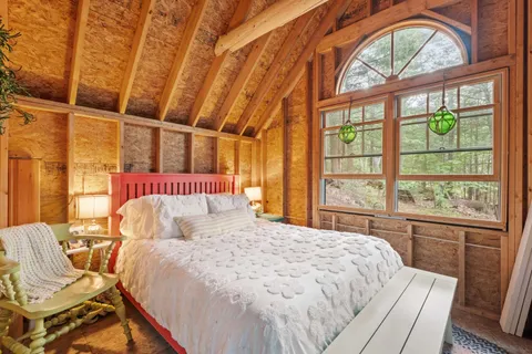 $645,000 | 4 Diamond Island, Gilford, NH 03249