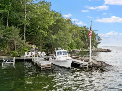 $645,000 | 4 Diamond Island, Gilford, NH 03249