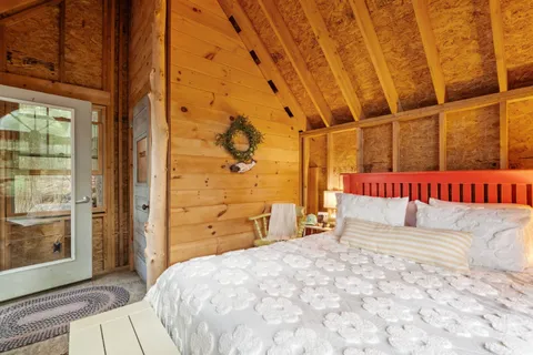 $645,000 | 4 Diamond Island, Gilford, NH 03249