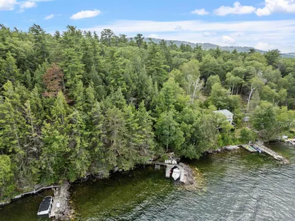 $645,000 | 4 Diamond Island, Gilford, NH 03249