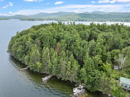 $645,000 | 4 Diamond Island, Gilford, NH 03249