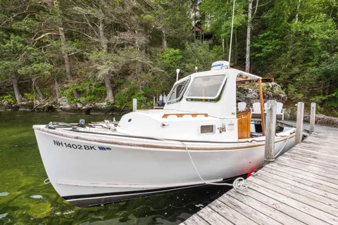 $645,000 | 4 Diamond Island, Gilford, NH 03249