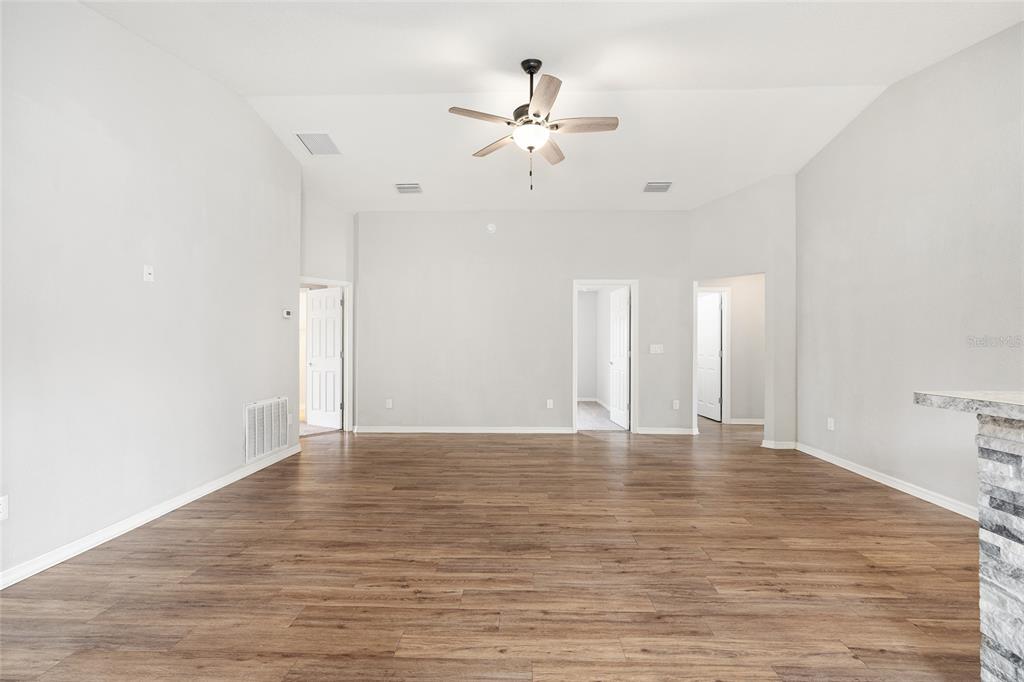 9074 Southeast 47th Court Road Ocala, FL 34480 - Photo 6 of 32