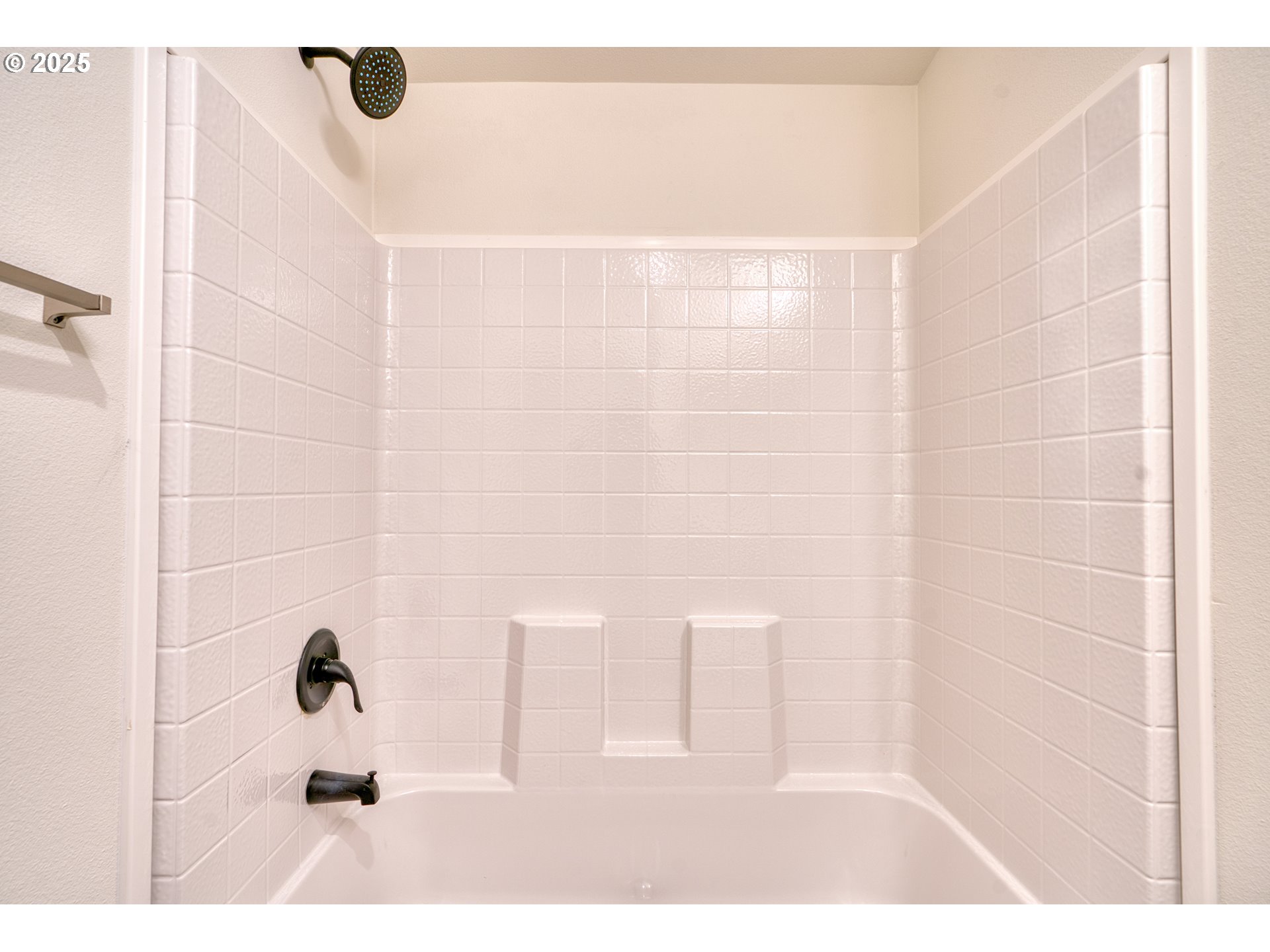 955 High Prairie Road Lyle, WA 98635 - Photo 13 of 35 a bathroom with a shower