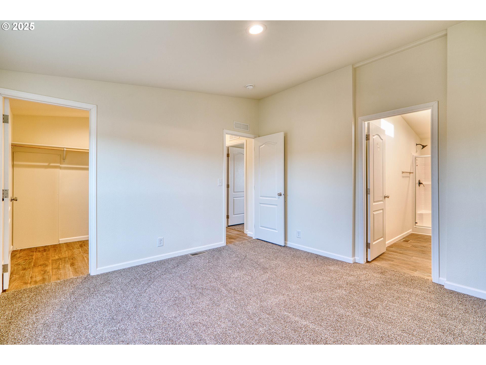 955 High Prairie Road Lyle, WA 98635 - Photo 20 of 35 a view of an empty room