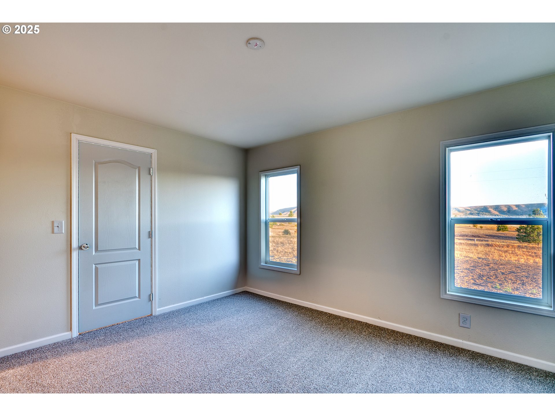 955 High Prairie Road Lyle, WA 98635 - Photo 30 of 35 a view of an empty room with window