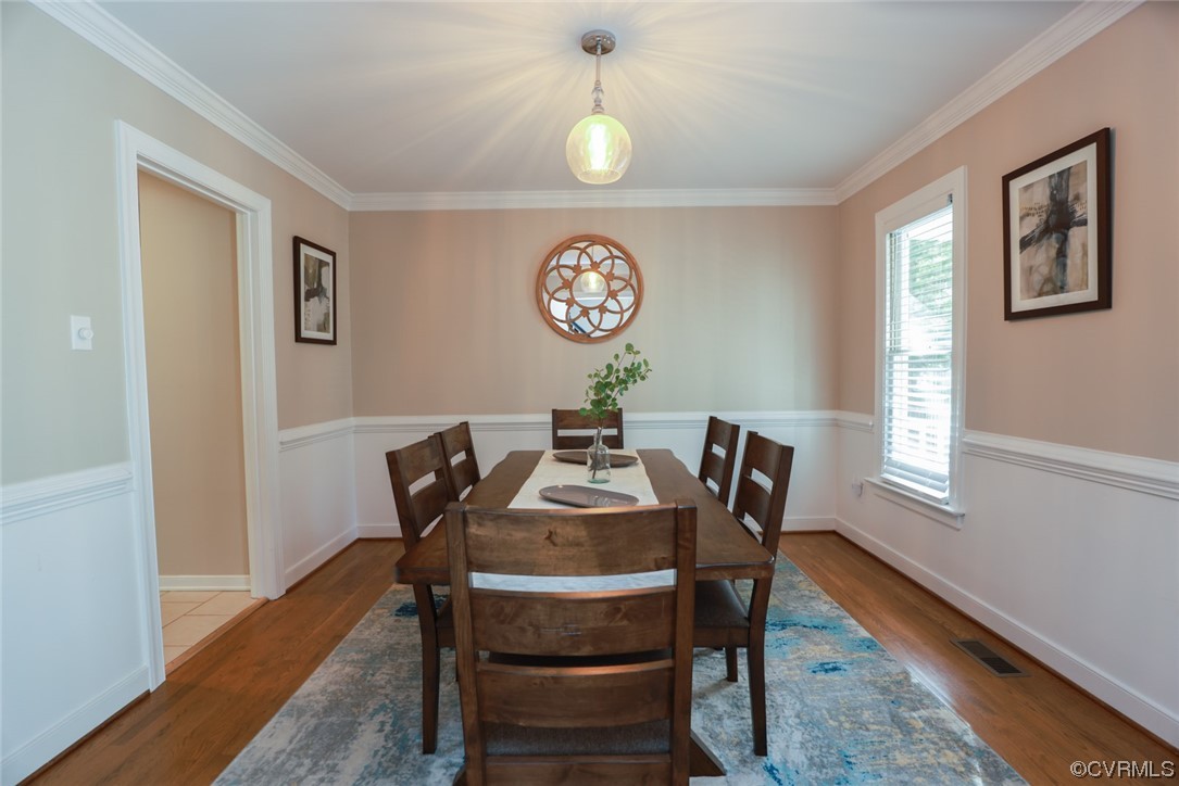 10324 Berkeley Manor Drive Ashland, VA 23005 - Photo 9 of 39 a dining room with furniture and window