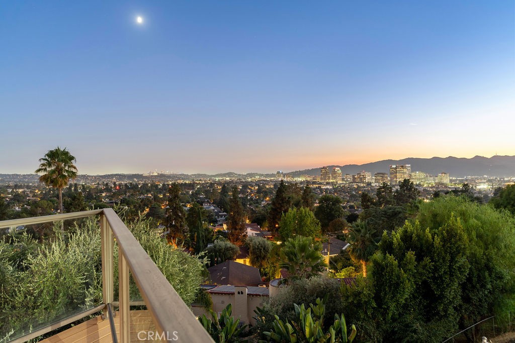 900 Cavanagh Road Glendale, CA 91207 - Photo 2 of 75 Gallery Image 2