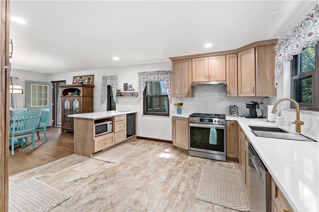 1012 Forsythe Road Carnegie, PA 15106 - Photo 8 of 48 Gallery Image 8