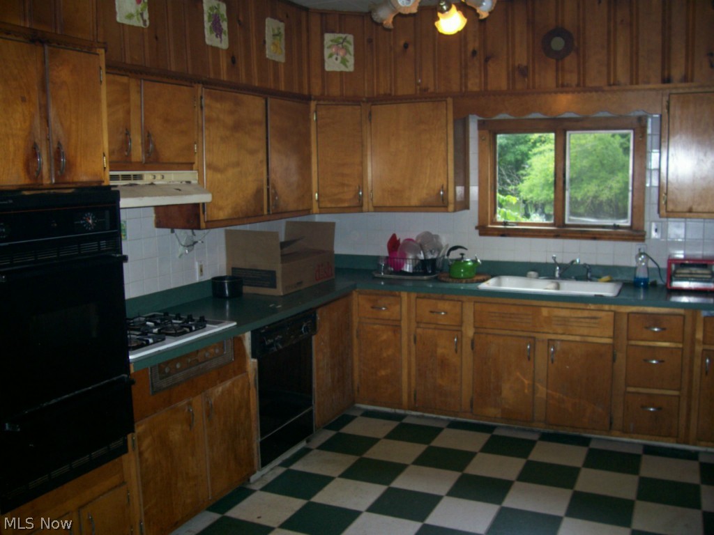 15750 Terrace Road Cleveland, OH 44112 - Photo 2 of 25