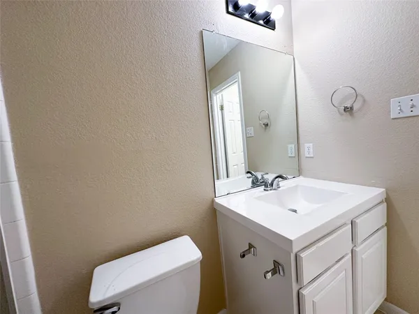 $2,200 | 1386 Ashberry Trail, Georgetown, TX 78626