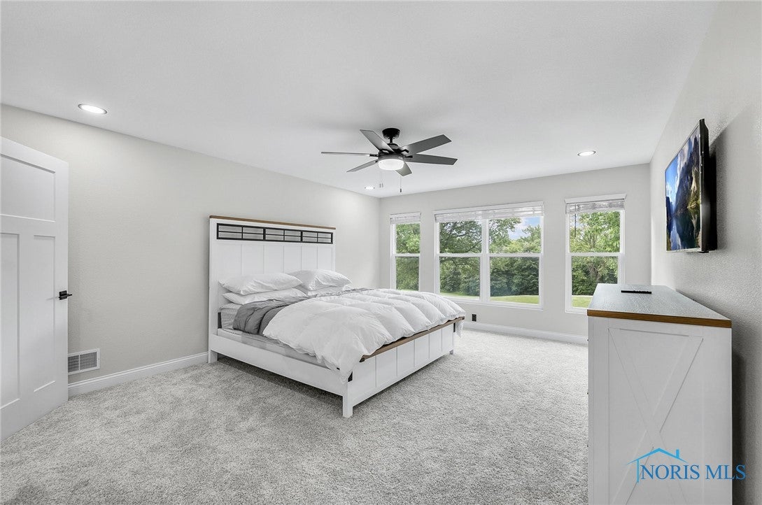 9414 Sheffield Road Perrysburg, OH 43551 - Photo 26 of 34 Upstairs guest bedroom #2 with great views of the golf course.