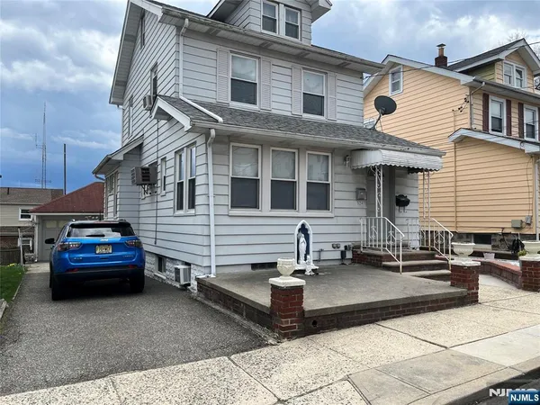 $2,700 | 524 Kearney Avenue, Unit 1, Cliffside Park, NJ 07010
