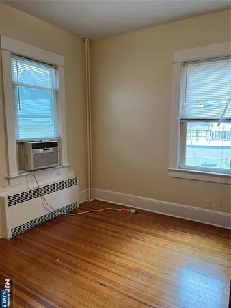 $2,700 | 524 Kearney Avenue, Unit 1, Cliffside Park, NJ 07010