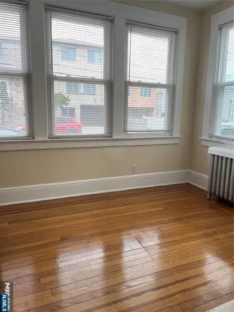$2,700 | 524 Kearney Avenue, Unit 1, Cliffside Park, NJ 07010