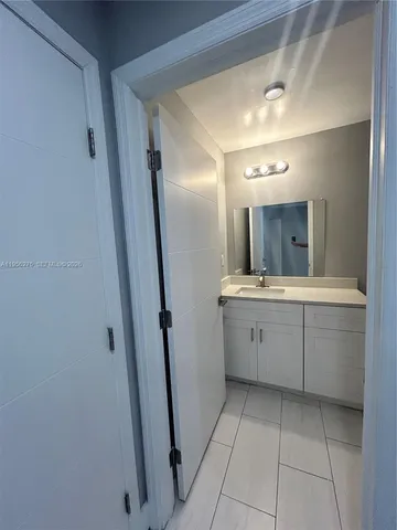 $3,000 | 1724 Northwest 1st Place, Miami, FL 33136