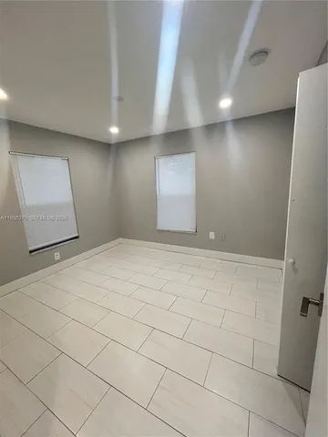 $3,000 | 1724 Northwest 1st Place, Miami, FL 33136