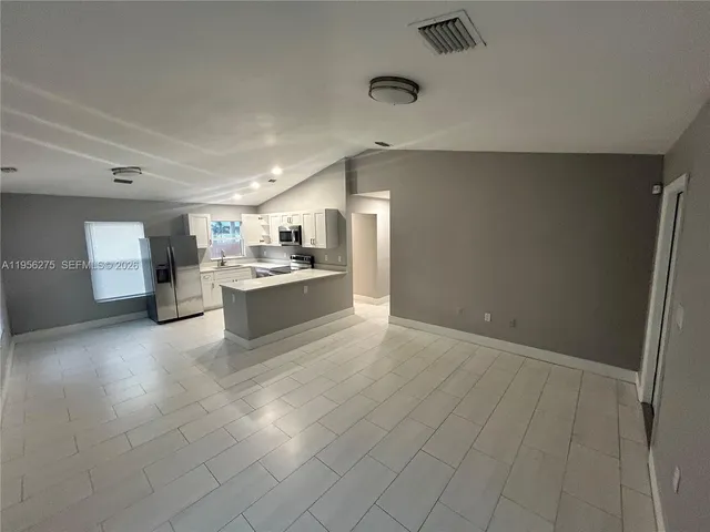 $3,000 | 1724 Northwest 1st Place, Miami, FL 33136