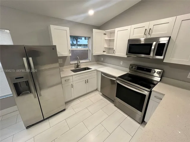 $3,000 | 1724 Northwest 1st Place, Miami, FL 33136