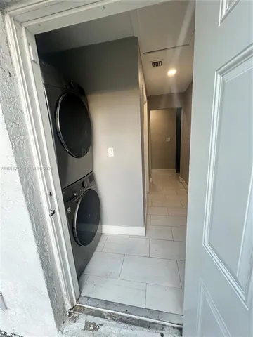 $3,000 | 1724 Northwest 1st Place, Miami, FL 33136