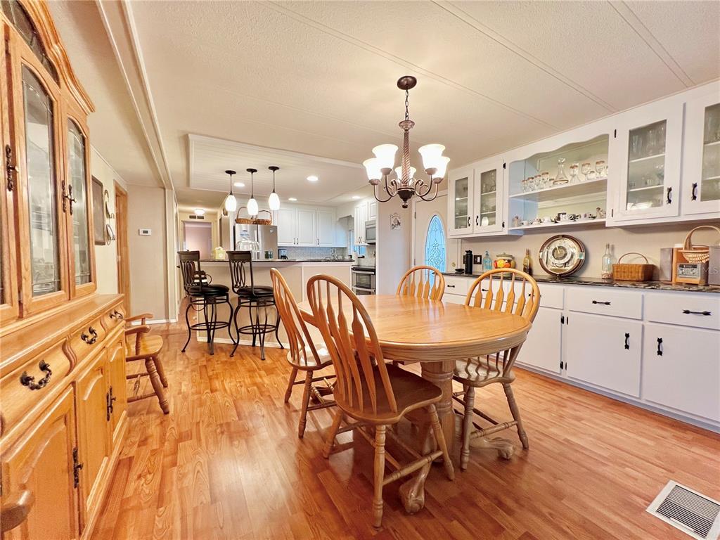 1100 South Belcher Road, Unit 645 Largo, FL 33771 - Photo 12 of 63 Dining room