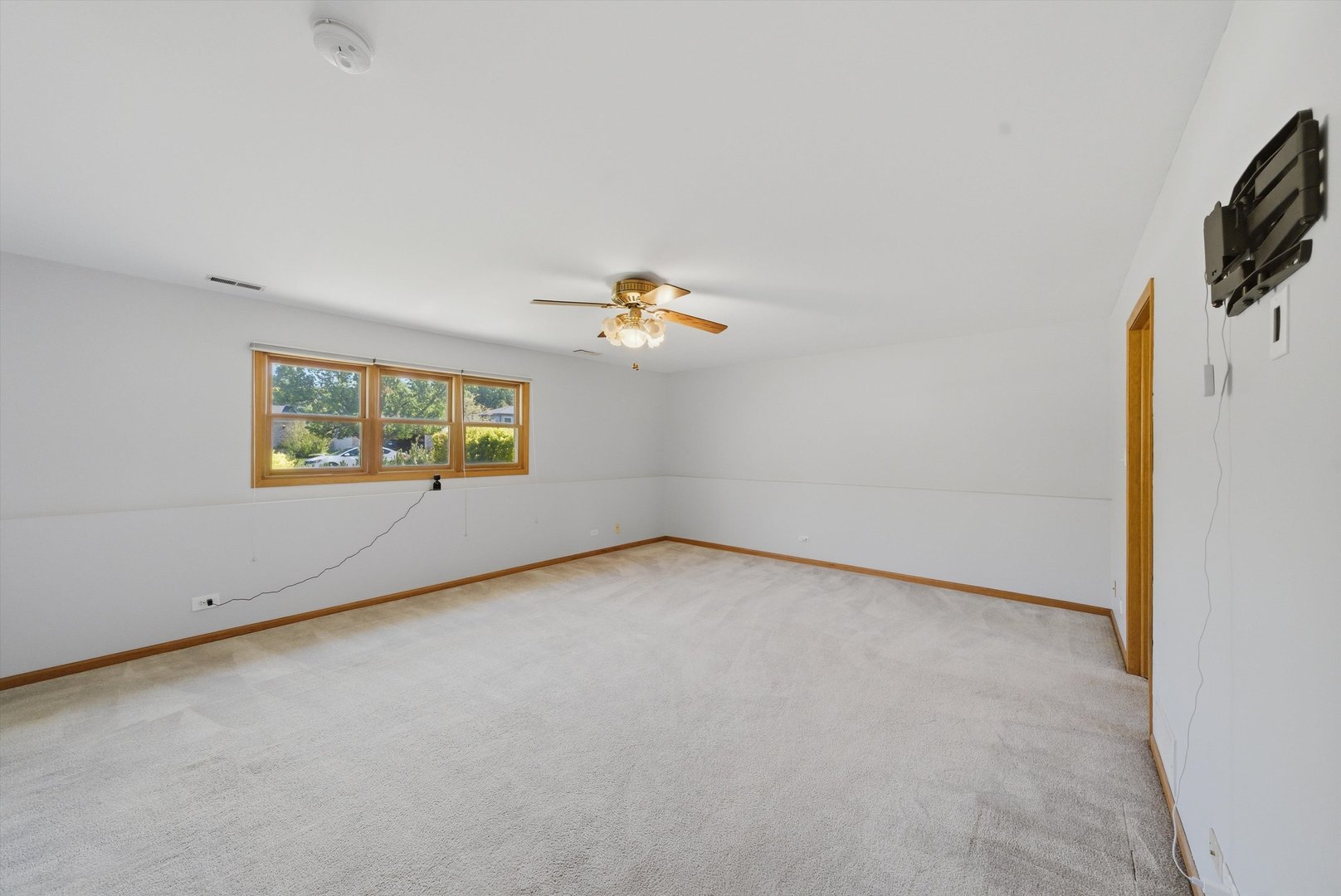 752 Rosanne Street Lockport, IL 60441 - Photo 19 of 32 an empty room with windows