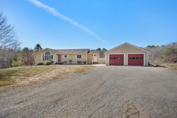 $574,900 | 18 Walker Lane, Farmingdale, ME 04344
