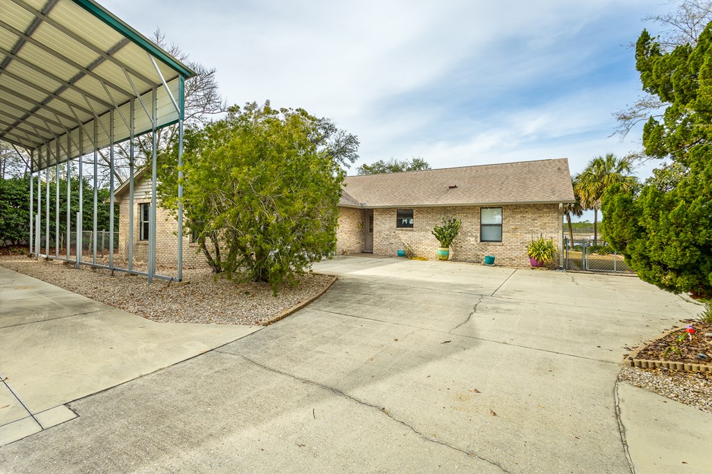 556 River Road Carrabelle, FL 32322 - Photo 4 of 63 Gallery Image 4