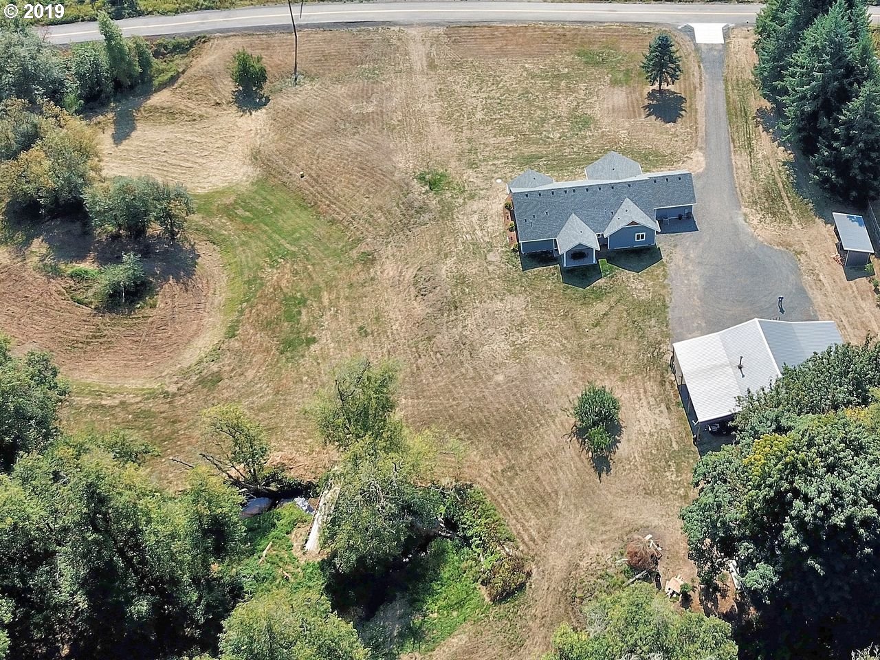 27437 Kingsley Road Scappoose, OR 97056 - Photo 26 of 32 Gallery Image 26