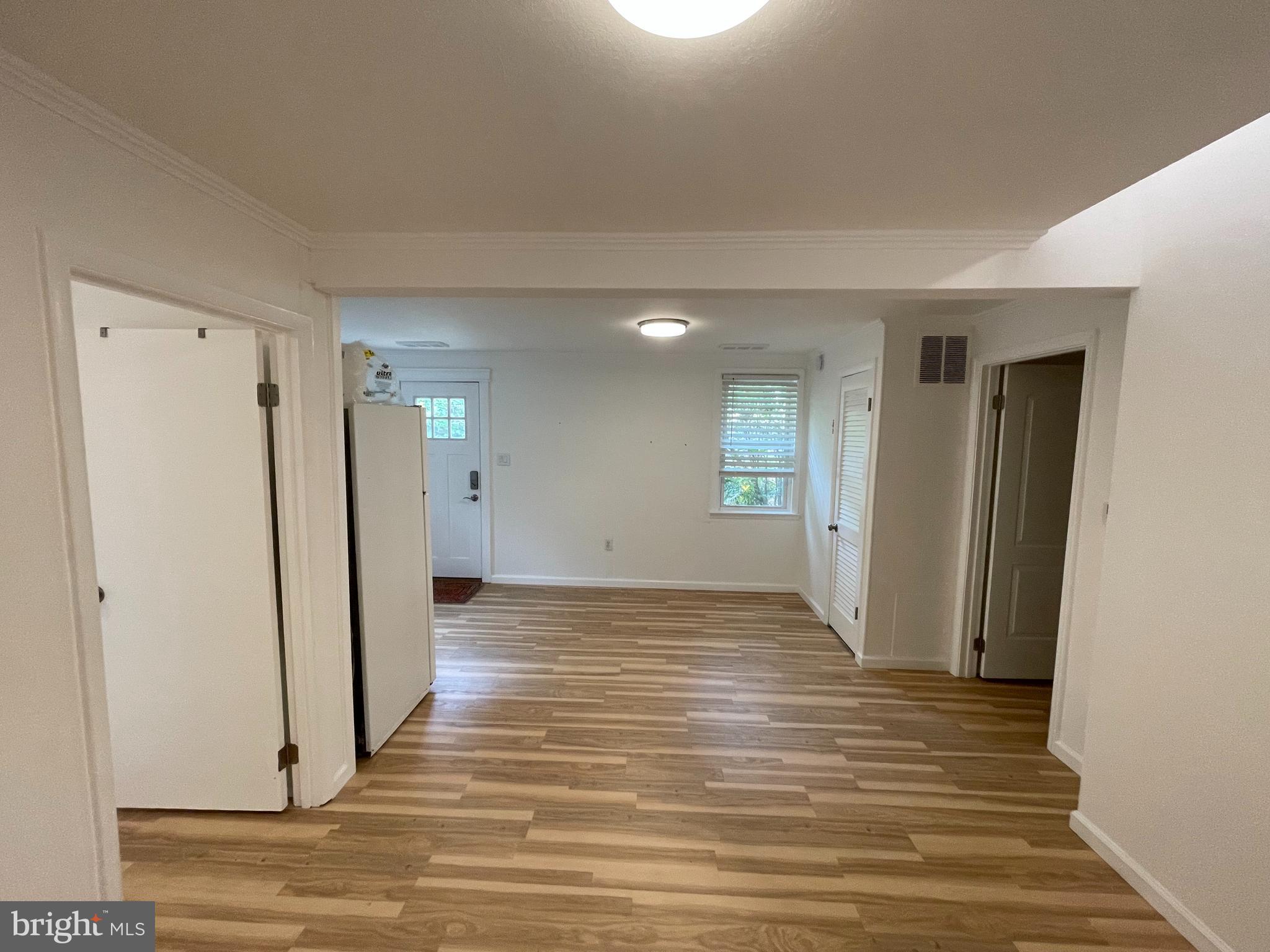 43 Silopanna Road, Unit B Annapolis, MD 21403 - Photo 13 of 16 a view of a livingroom with wooden floor