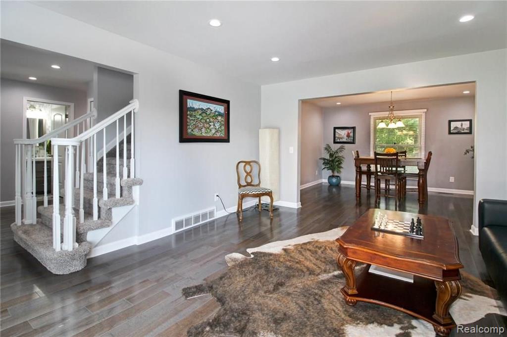 300 Shellbourne Drive Rochester Hills, MI 48309 - Photo 8 of 45