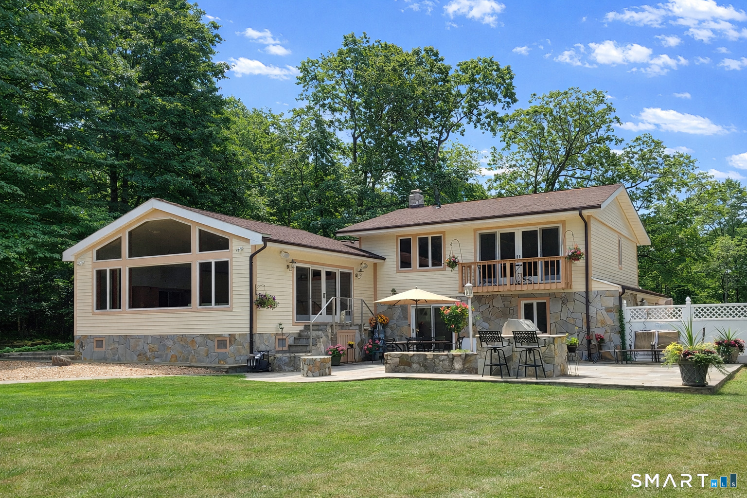 156 Intervale Road Stamford, CT 06905 - Photo 2 of 40