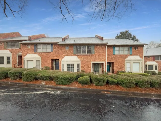 $313,000 | 6295 Windsor Trace Drive, Peachtree Corners, GA 30092