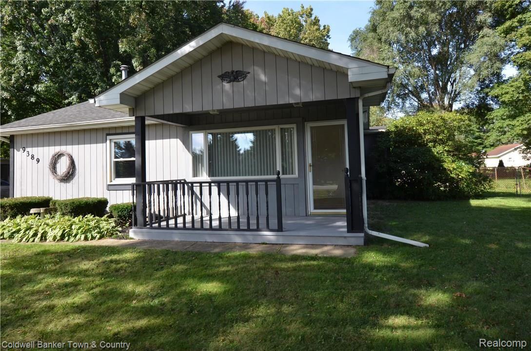 9389 Old Lee Road Brighton, MI 48116 - Photo 3 of 29 Exterior2.jpg