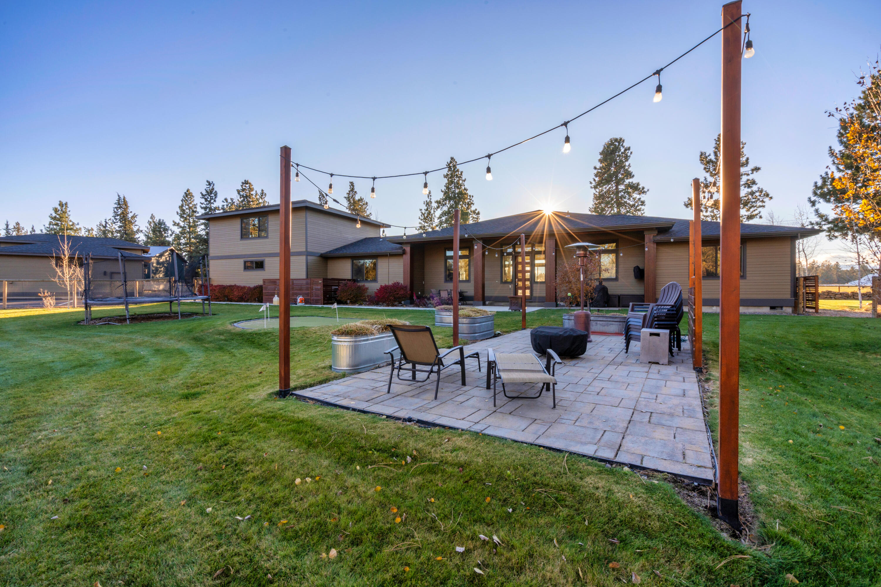 67910 Cloverdale Road Sisters, OR 97759 - Photo 10 of 49 9