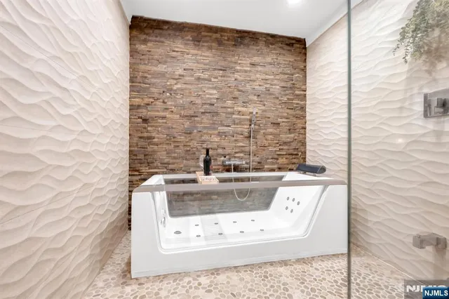 a view of utility room