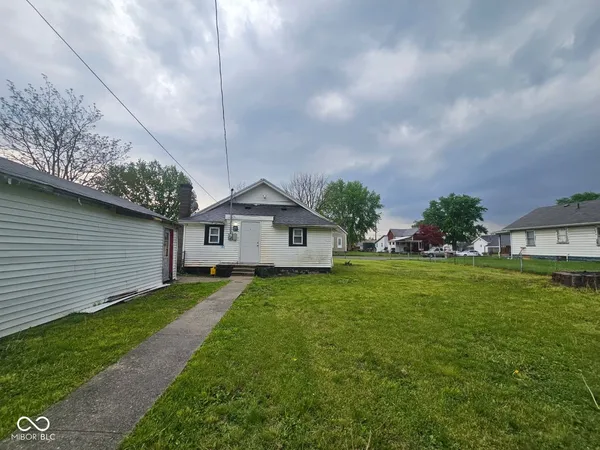 $1,300 | 1310 East 5th Street, Muncie, IN 47302