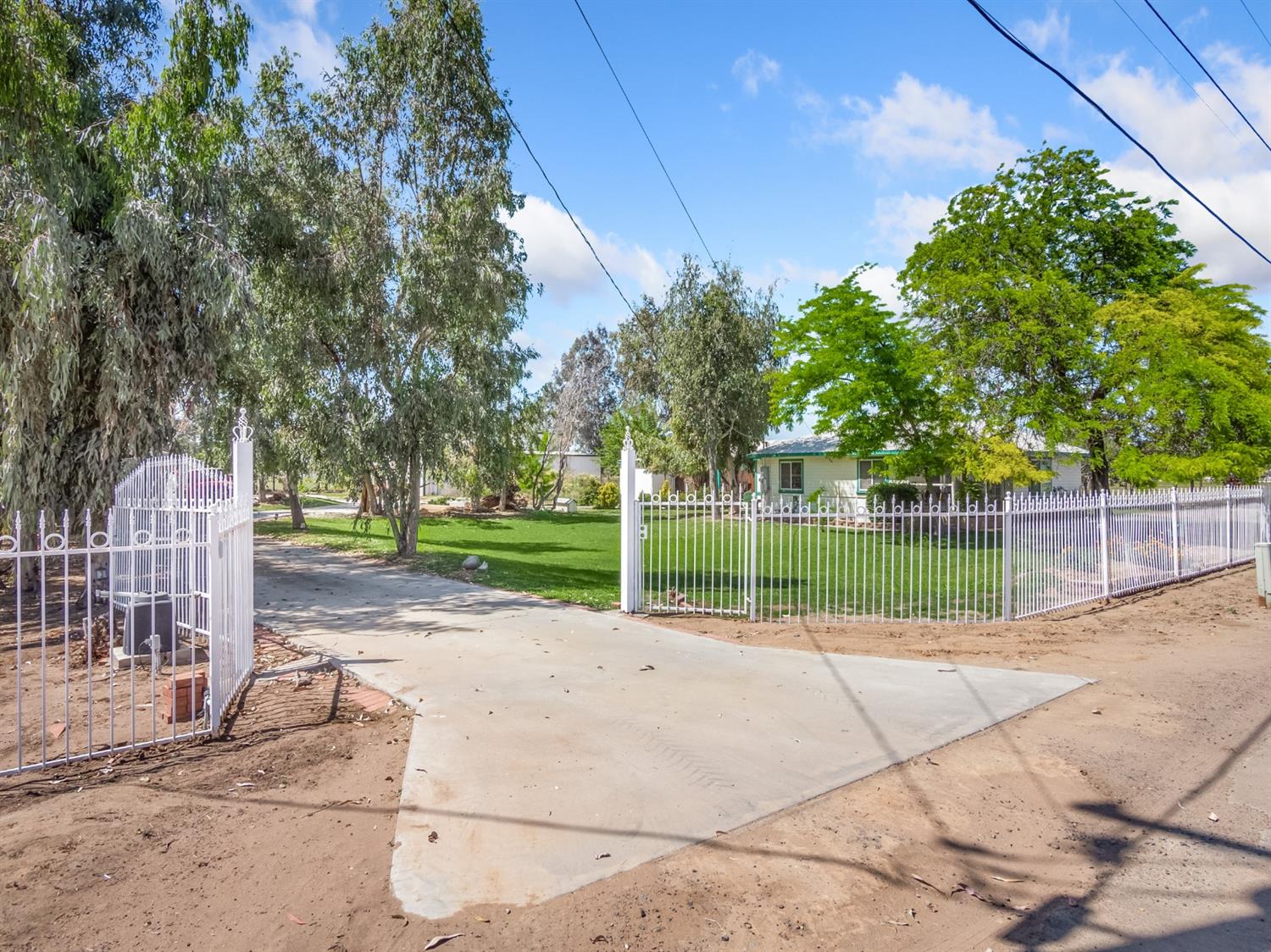 2807 North Del Rey Avenue Sanger, CA 93657 - Photo 6 of 41 Gallery Image 6