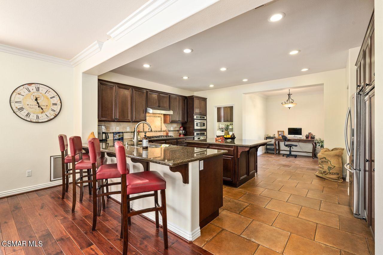 13729 Blue Ridge Way Moorpark, CA 93021 - Photo 13 of 51 16_10216593_133835_133835-EI-116