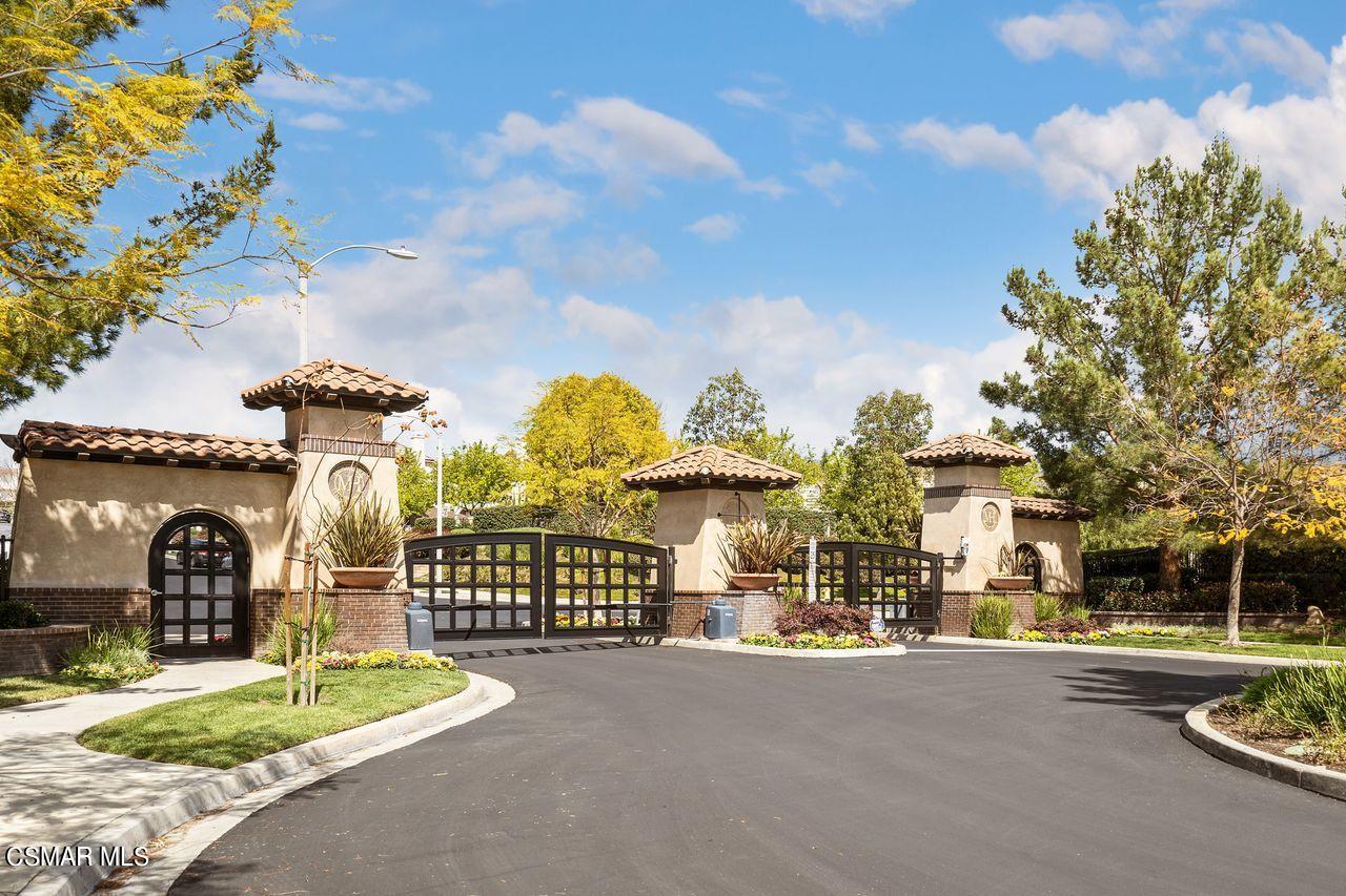 13729 Blue Ridge Way Moorpark, CA 93021 - Photo 4 of 51 1_10216575_133835_133835-EI-101