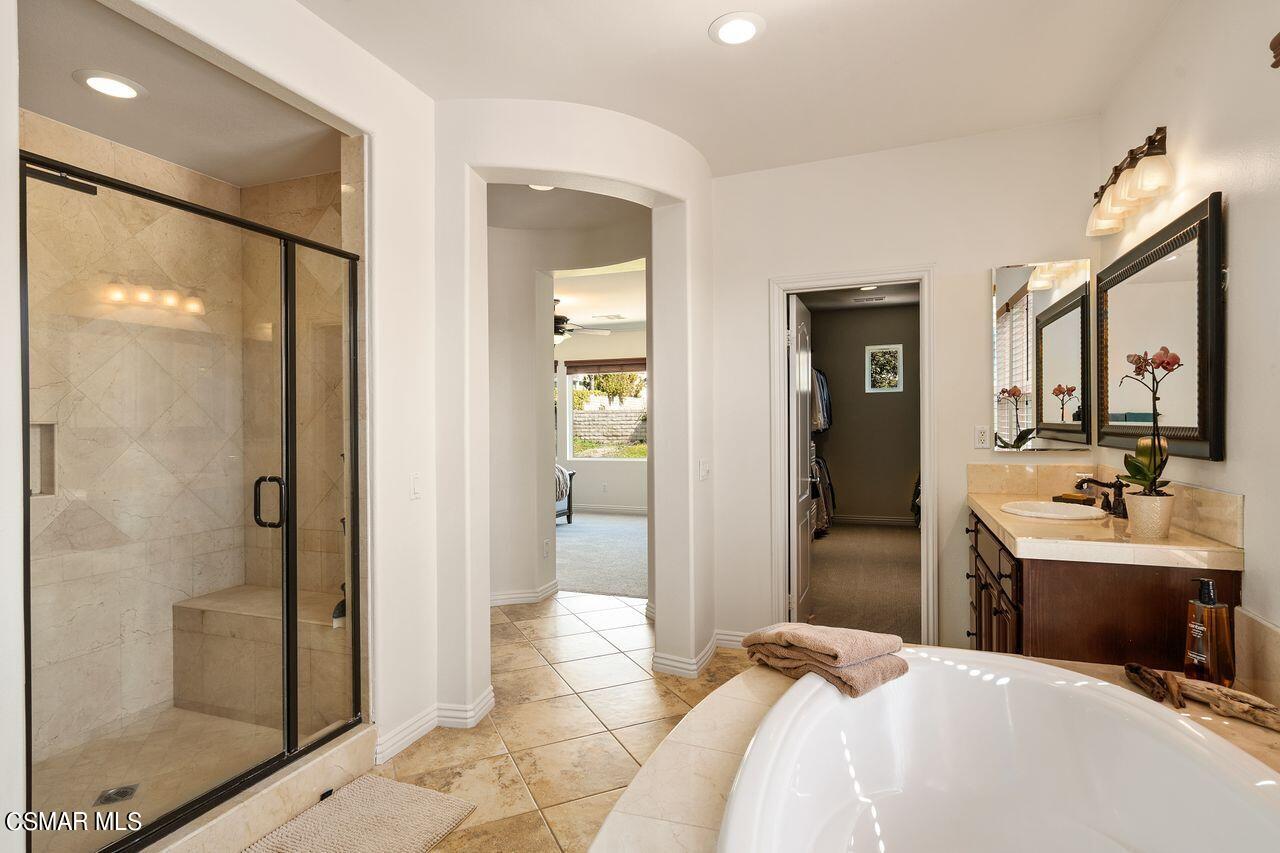 13729 Blue Ridge Way Moorpark, CA 93021 - Photo 31 of 51 39_10216610_133835_133835-EI-139