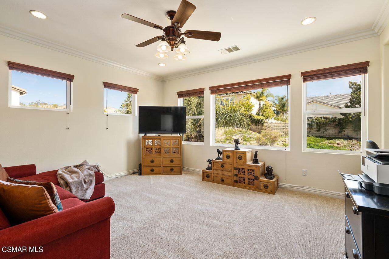 13729 Blue Ridge Way Moorpark, CA 93021 - Photo 33 of 51 27_10216601_133835_133835-EI-127