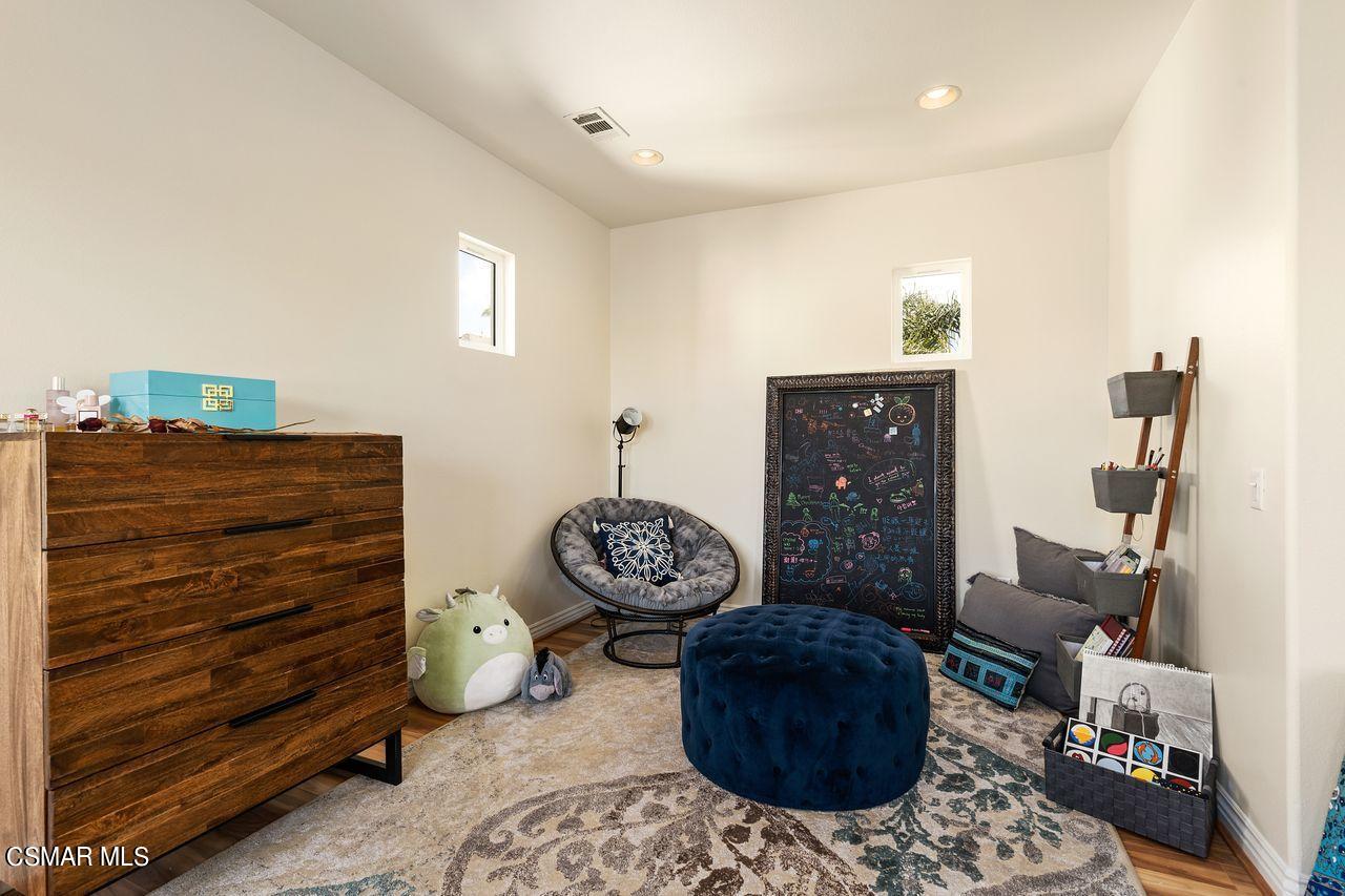 13729 Blue Ridge Way Moorpark, CA 93021 - Photo 35 of 51 29_10216604_133835_133835-EI-129
