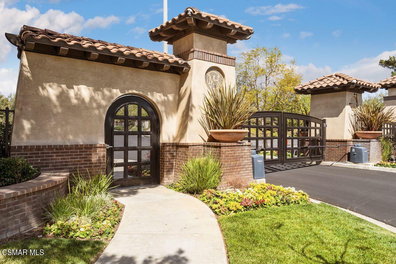 13729 Blue Ridge Way Moorpark, CA 93021 - Photo 5 of 51 2_10216579_133835_133835-EI-102