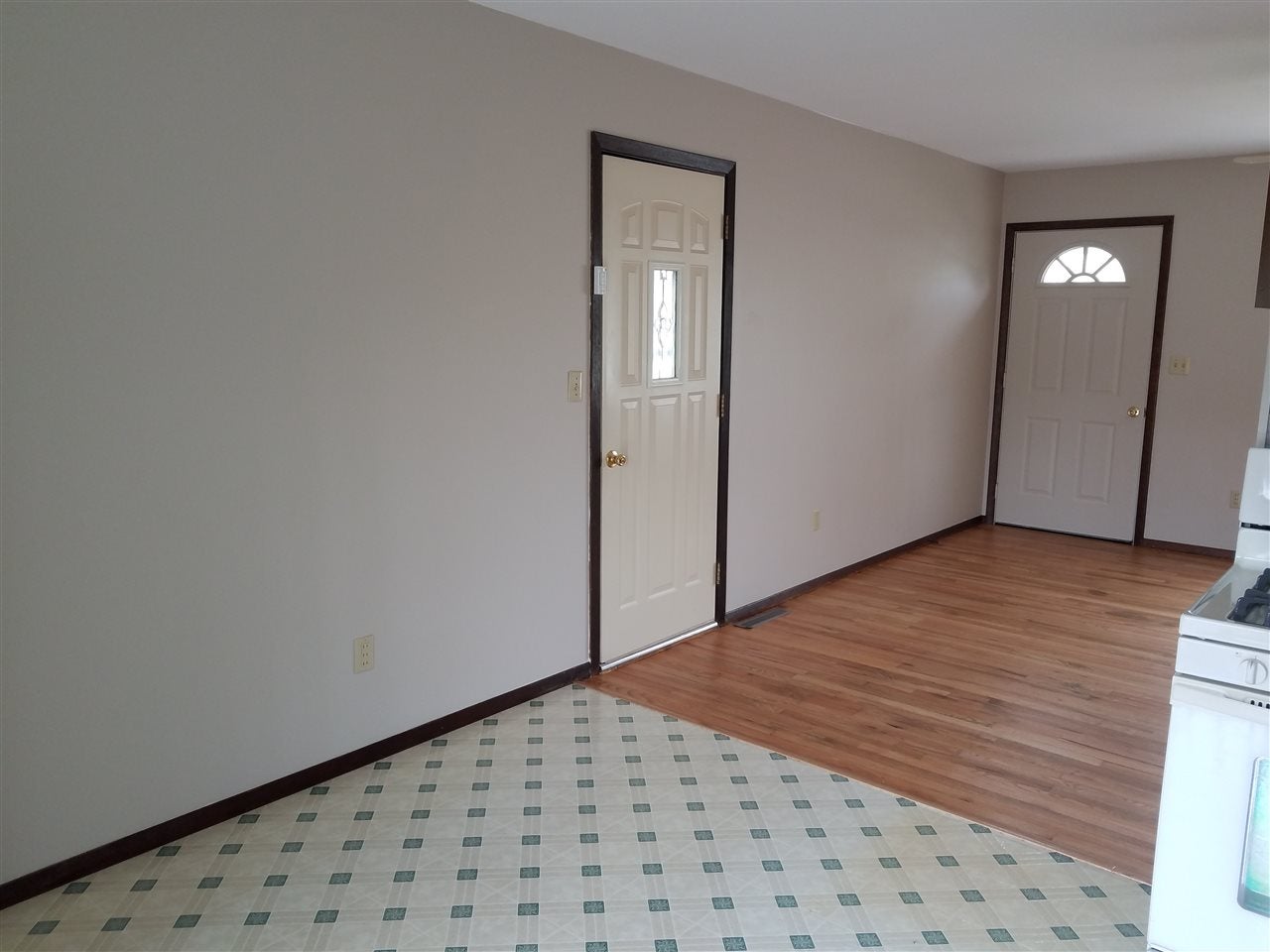 321 3rd Street Southwest Swisher, IA 52338 - Photo 4 of 28 Gallery Image 4