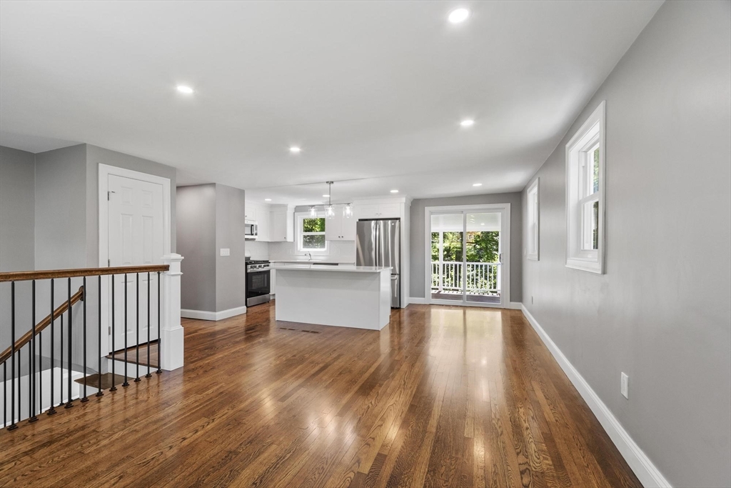 62 Queensland Road Billerica, MA 01862 - Photo 8 of 35