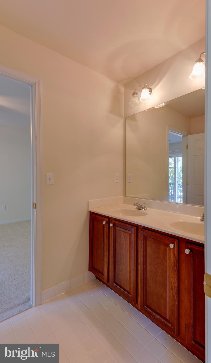 712 Ruxton Road, Unit 68 Solomons, MD 20629 - Photo 32 of 60 Jack n' Jill Bath
