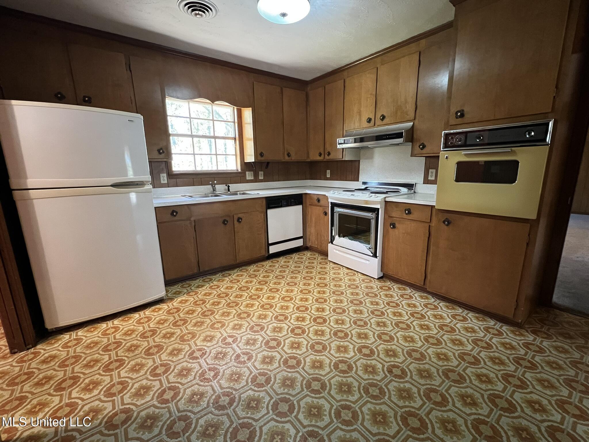 16799 Midway Road Terry, MS 39170 - Photo 6 of 38 IMG_7876