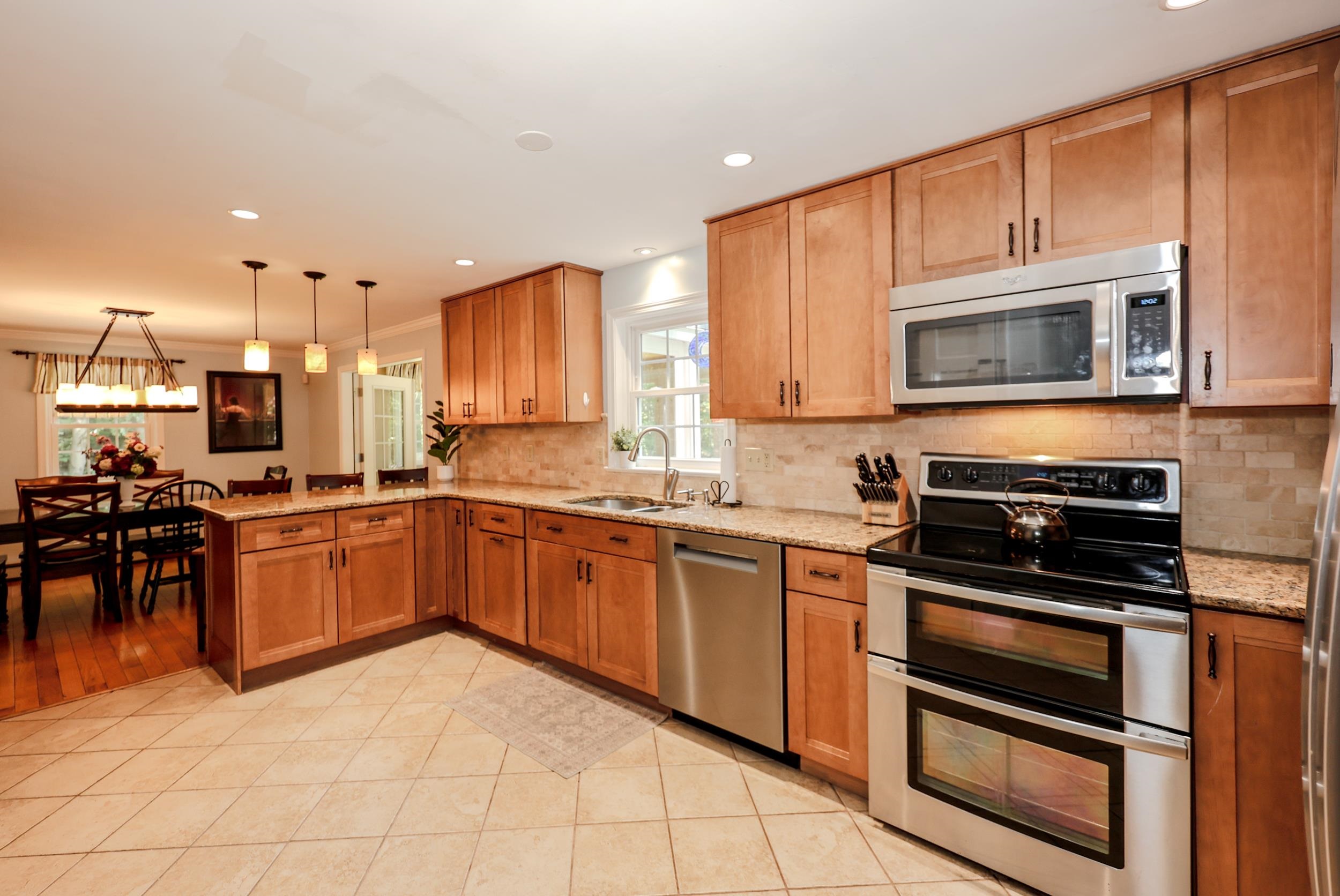 34 Olde Lantern Road Bedford, NH 03110 - Photo 7 of 41 Gallery Image 7